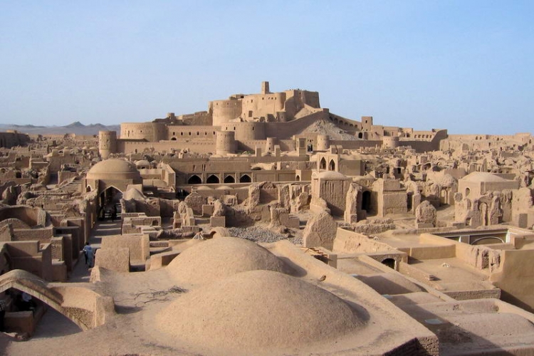 【イラン】砂や粘土で作られた要塞都市！世界遺産「アルゲ・バム」 - おすすめ旅行を探すならトラベルブック(TravelBook)