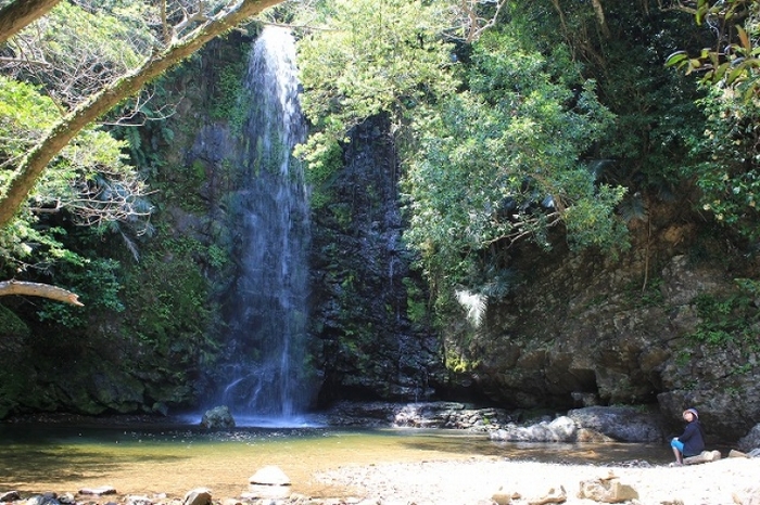 沖縄本島で行ってみたいパワースポットとして有名な人気の滝5選