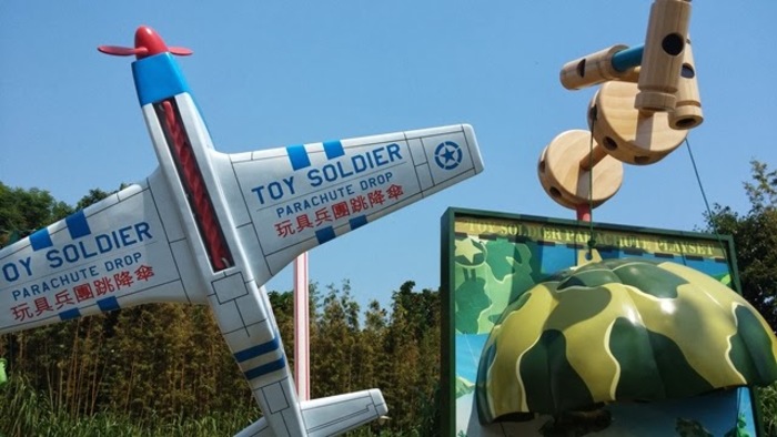 【香港ディズニーランド】人気の乗り物系アトラクションをエリア別解説!