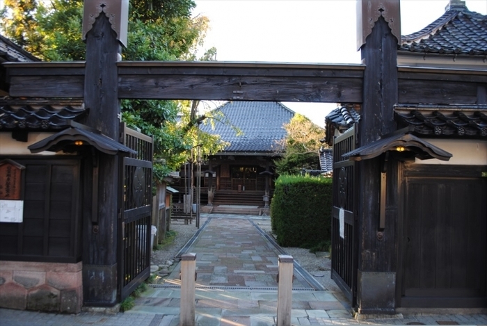 階段が障子みたいな理由とは?金沢の“忍者寺”のカラクリに大人もワクワク!