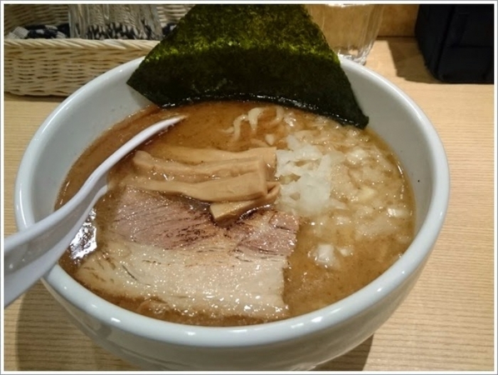 新橋でぜひ味わいたいおすすめラーメン20選