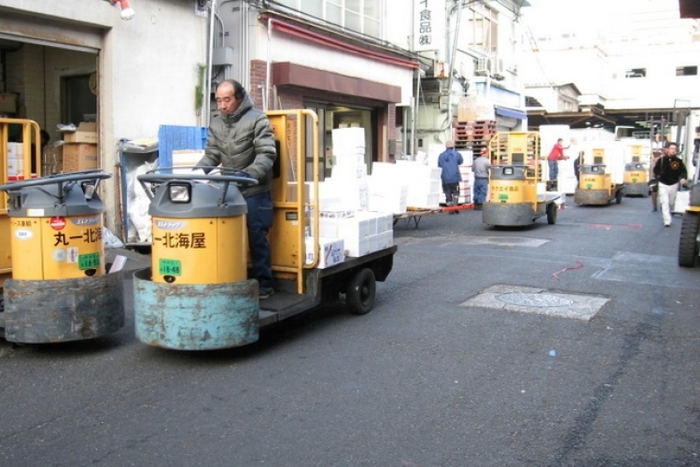 築地市場に行くなら「場内」がおすすめ?食べ買いを満喫する方法