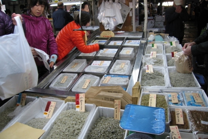 築地市場に行くなら「場内」がおすすめ?食べ買いを満喫する方法