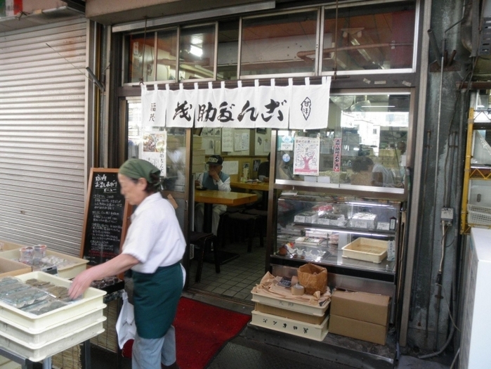 築地市場に行くなら「場内」がおすすめ?食べ買いを満喫する方法