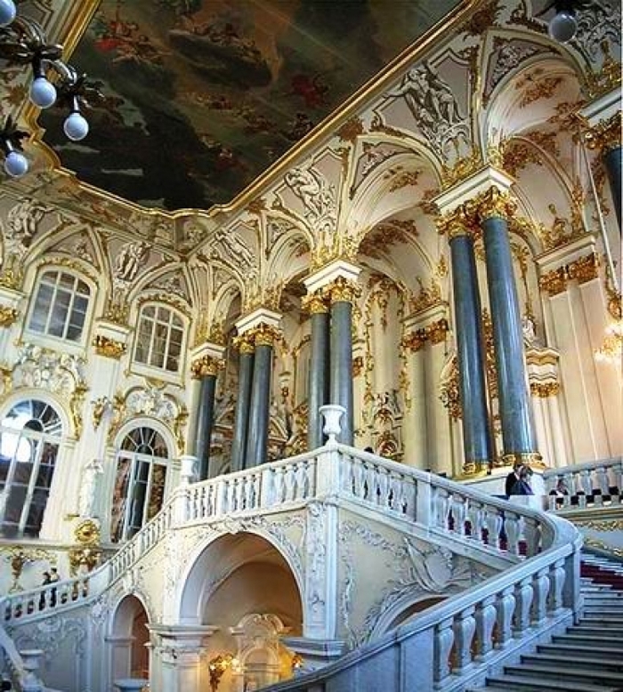 【ロシア】まるで童話の世界! 60匹の猫が住む「エルミタージュ美術館」