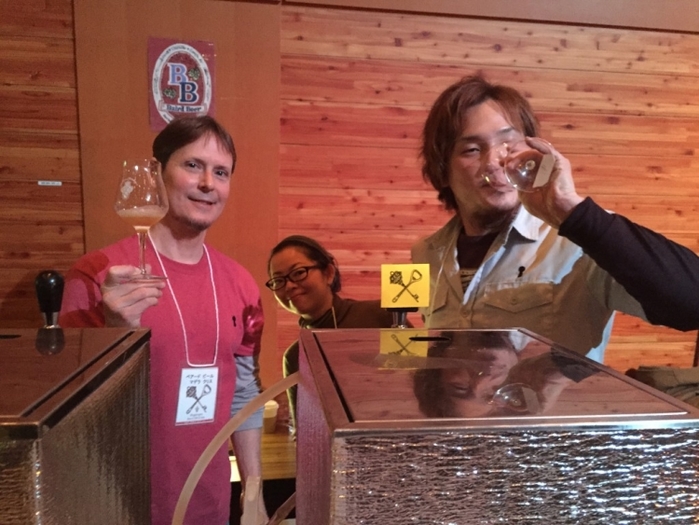 志賀高原スキー場でビールと音楽を満喫!「スノーモンキービアライブ」