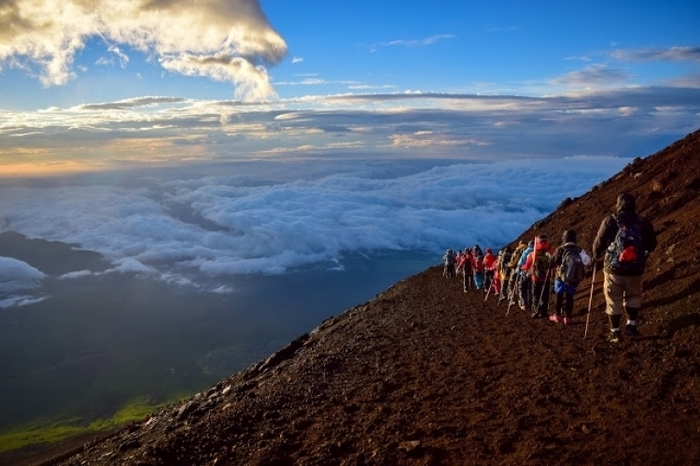 【山梨】一生に一度は登りたい富士山!登山の注意と楽しむポイントまとめ