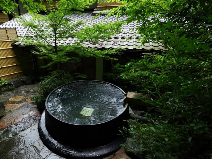 【2018年版】秋の嵐山や天橋立観光で泊まりたい、京都府内各地の紅葉露天の旅館・宿泊施設5選