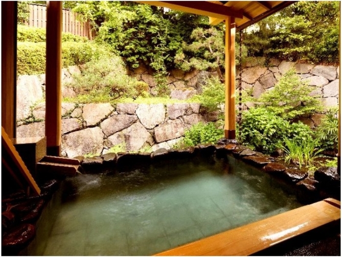 【2018年版】秋の嵐山や天橋立観光で泊まりたい、京都府内各地の紅葉露天の旅館・宿泊施設5選