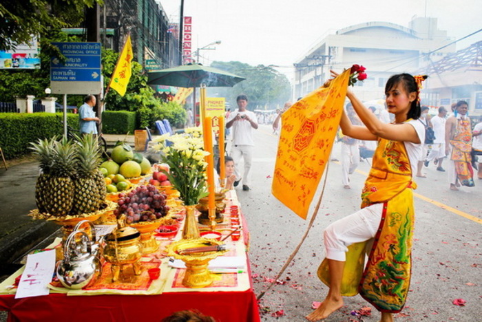 プーケット ベジタリアン フェスティバル プーケット 21年 おすすめ旅行を探すならトラベルブック Travelbook