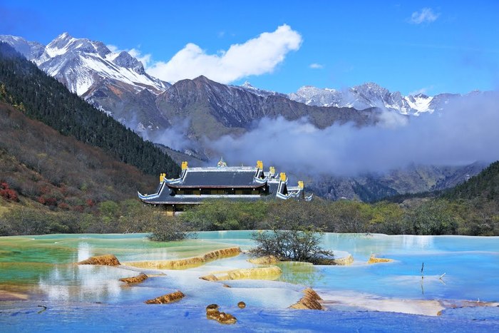 【中国】世界遺産「黄龍風景区」の観光ガイド:この世のものとは思えぬ美しすぎる峡谷