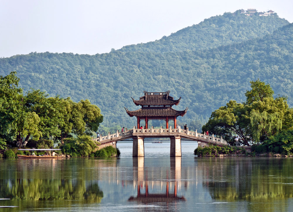 中国】中国文化の美を伝える風光明媚な杭州の景勝・西湖（せいこ
