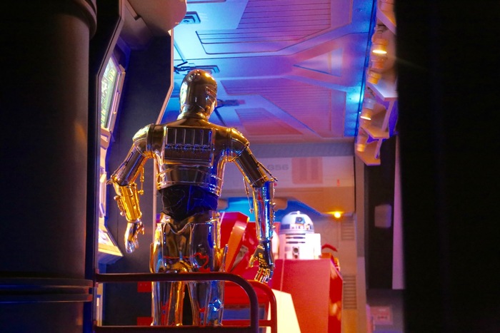 【東京ディズニーランド】人気なのにすぐ乗れる「スター・ツアーズ」の魅力とは?