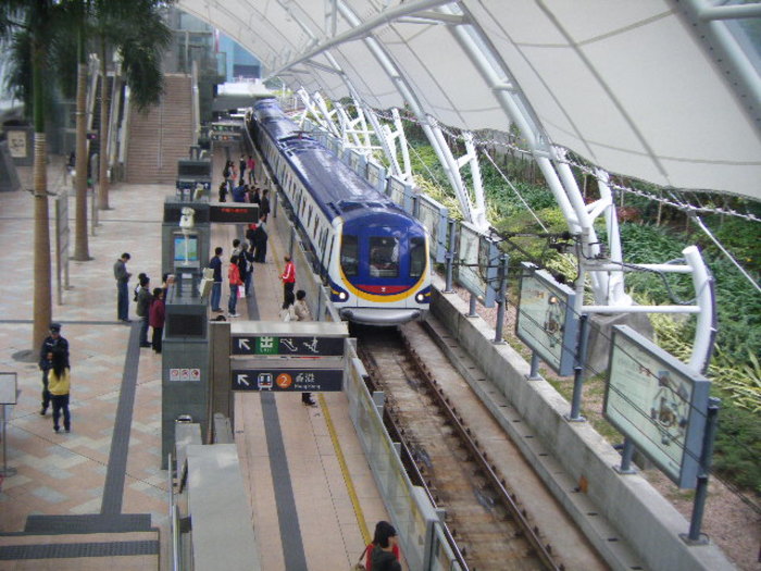 香港観光の強い味方!地下鉄MTRを乗りこなして便利な旅を。