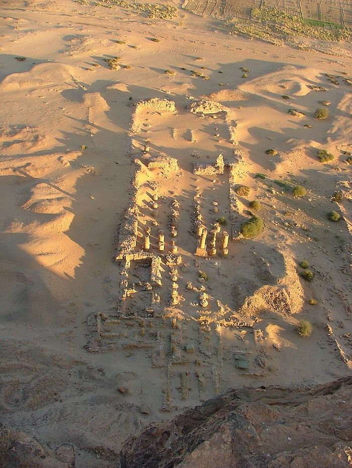 【スーダン】世界遺産「ゲベル・バルカルとナパタ地方の遺跡群」の観光ガイド:砂漠の地のピラミッドたち