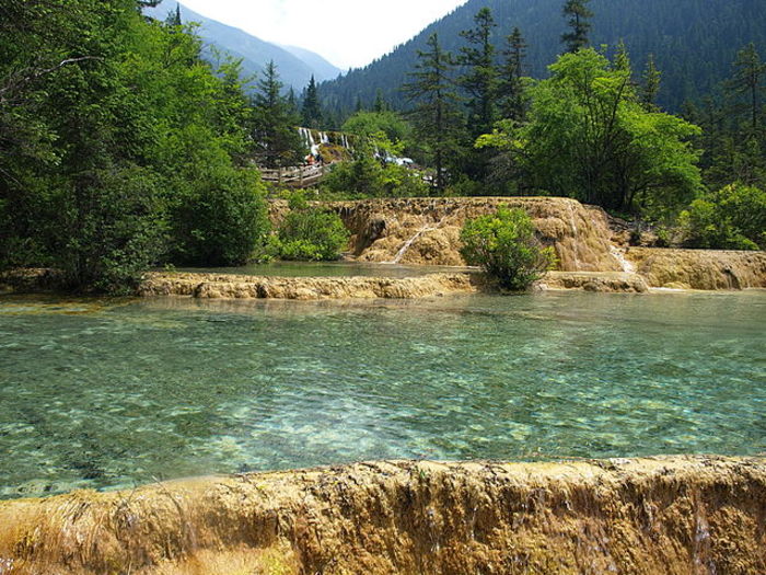 【中国】世界遺産「黄龍風景区」の観光ガイド:この世のものとは思えぬ美しすぎる峡谷