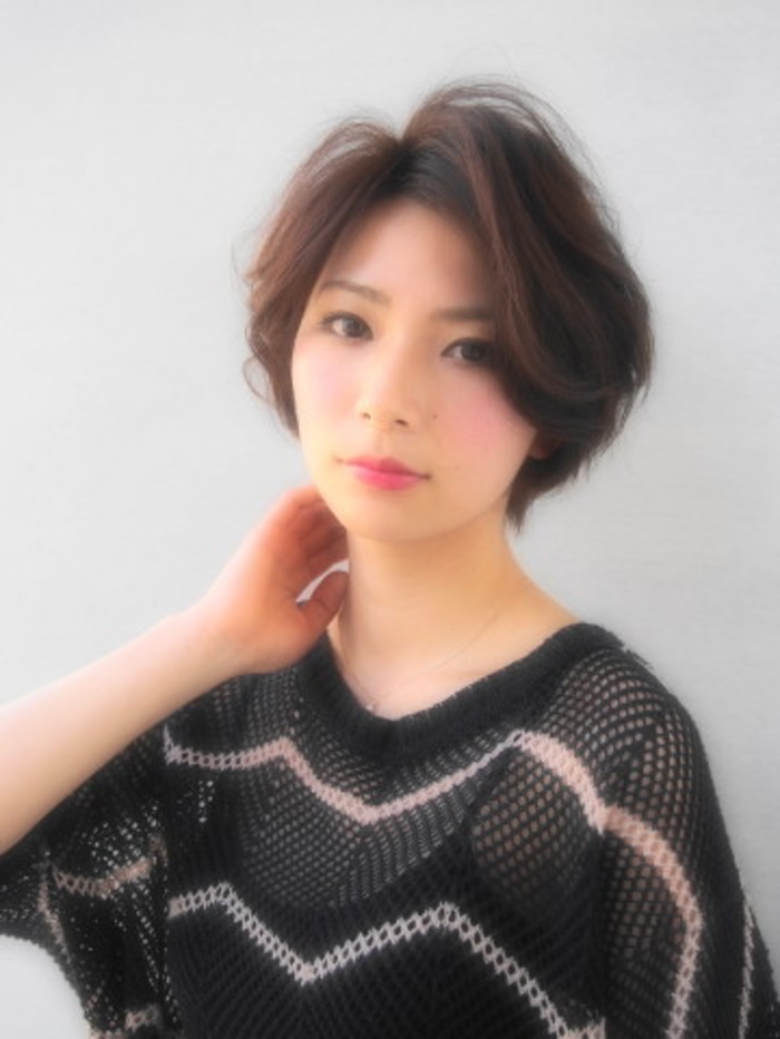 【ショートの髪型・ヘアスタイル】ゆるふわ&大人可愛いヘアを紹介