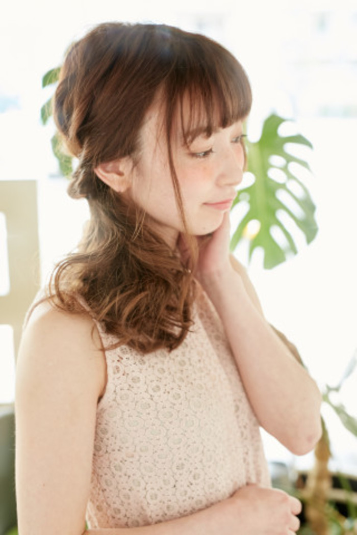 簡単でルーズが可愛い♪セミロングヘア・髪型で出来るヘアアレンジ