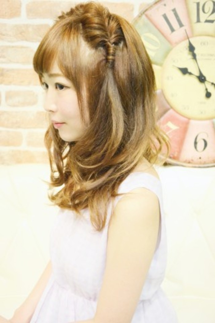 簡単でルーズが可愛い♪セミロングヘア・髪型で出来るヘアアレンジ
