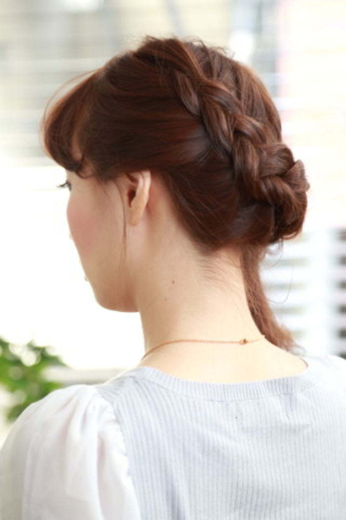 簡単でルーズが可愛い♪セミロングヘア・髪型で出来るヘアアレンジ