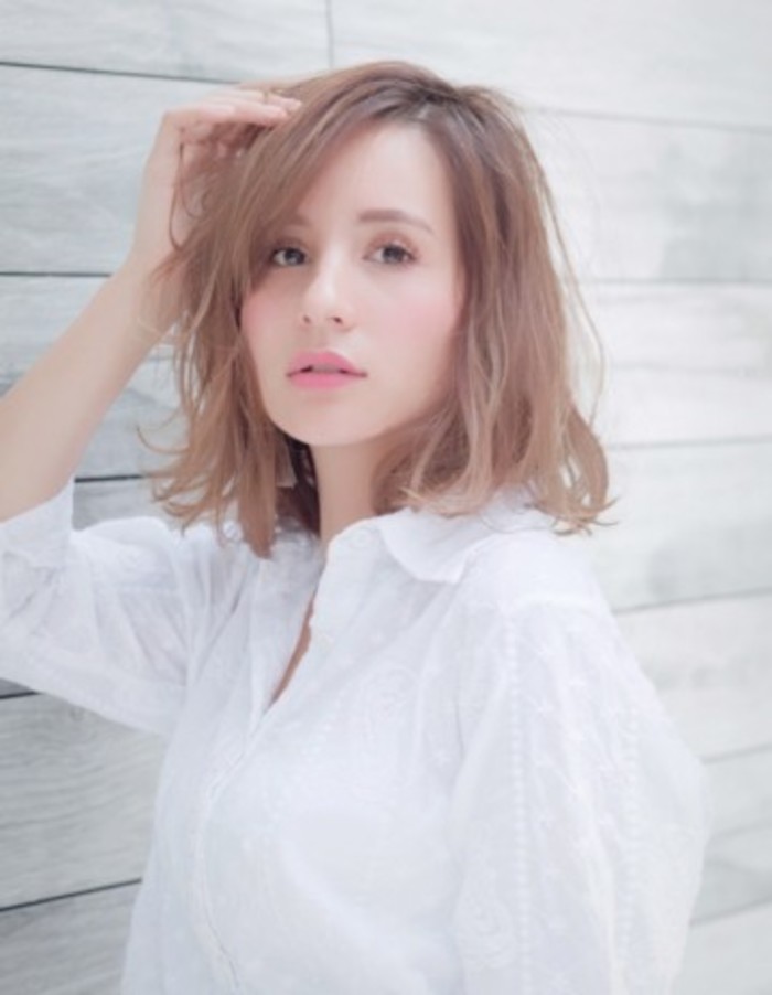 トレンドのウェットヘア・髪型で大人なオシャレ女子に変身♪