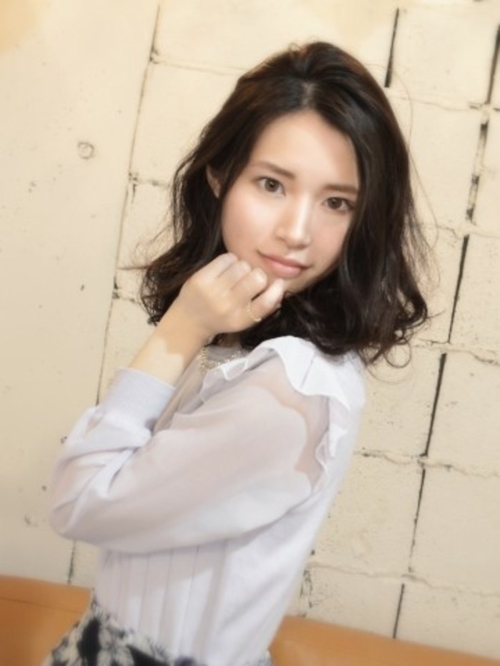 トレンドのウェットヘア・髪型で大人なオシャレ女子に変身♪