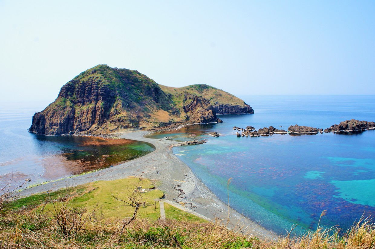 【新潟】佐渡島のおすすめ観光スポット20選!日本海に浮かぶ自然を体感しよう - おすすめ旅行を探すならトラベルブック(TravelBook)