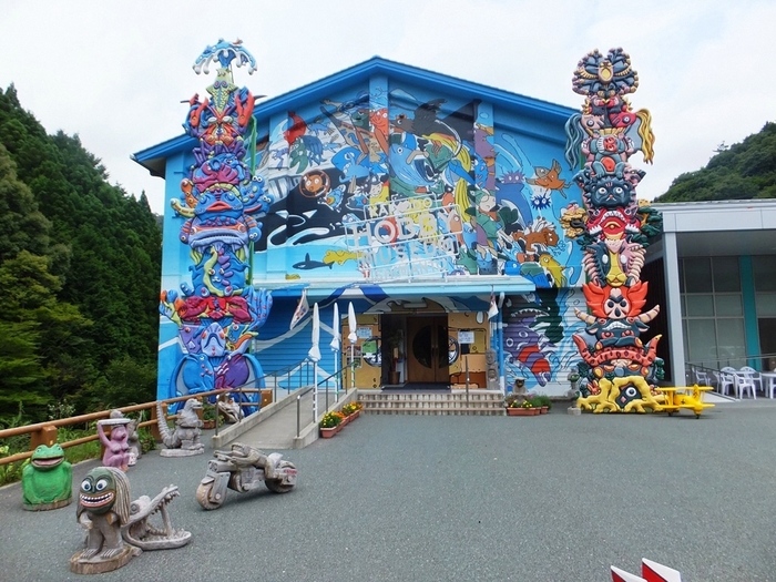 タツノコプロ人気キャラクターが四国に大集結!アート作品になったキャラクターを巡る旅
