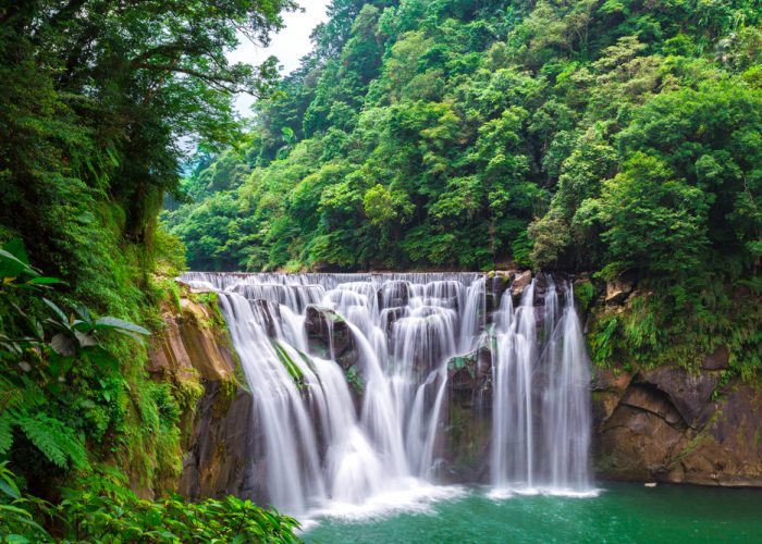 台湾】大迫力の光景！台湾のナイアガラと呼ばれる十分瀑布を紹介