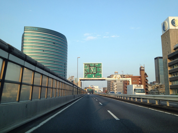 【東京】渋滞はむしろチャンス!? 首都高の車窓からのぞむ現代建築の名作14選