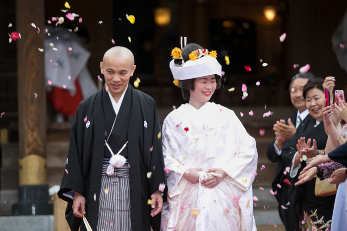 赤い糸はここから始まる!縁結び効果バツグン!おすすめの神社&お寺6選