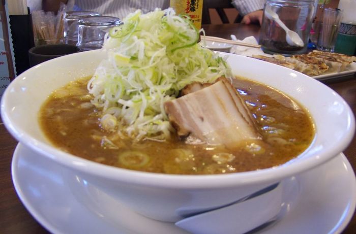 【鹿児島】鹿児島ラーメンの中心地・天文館の麺どころ10選