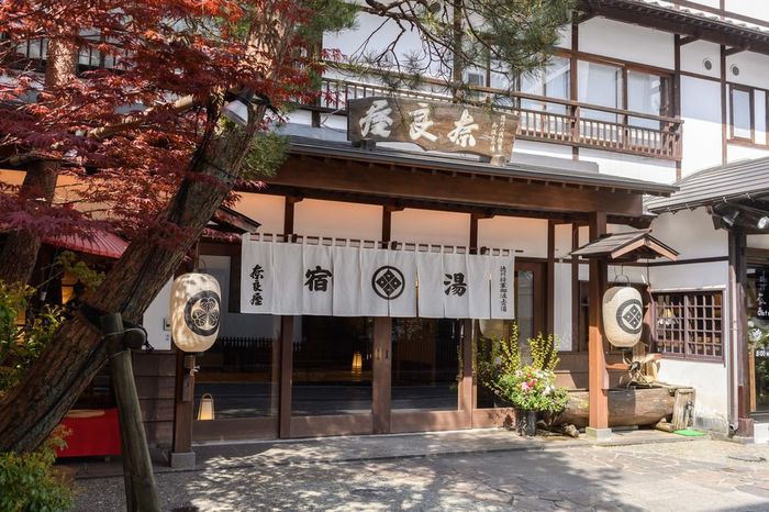 草津温泉でカップル利用におすすめのホテル15選!記念日プランやお得に泊まるコツも