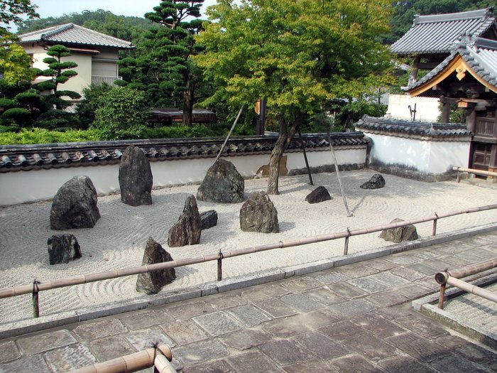 美しすぎる京都の日本庭園に引き込まれる。作庭家・重森三玲の世界とは?