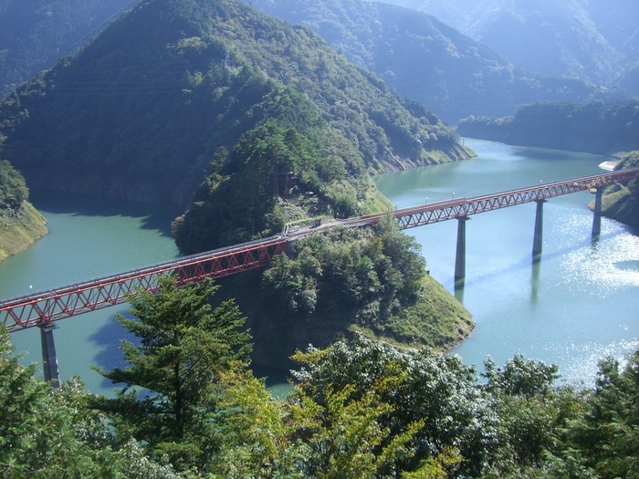 【静岡】陸の孤島は静岡県に存在した!? 秘境中の秘境「奥大井湖上駅」とは