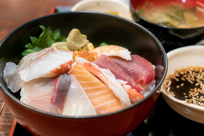 【北海道】札幌・小樽でおすすめの海鮮グルメ店4選!市場の食堂も居酒屋も◎