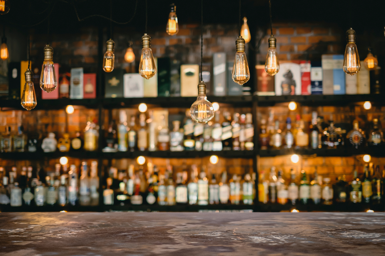 一人飲みは出会いがいっぱい 素敵な出会いが見つかる飲み方とは トラブルブック